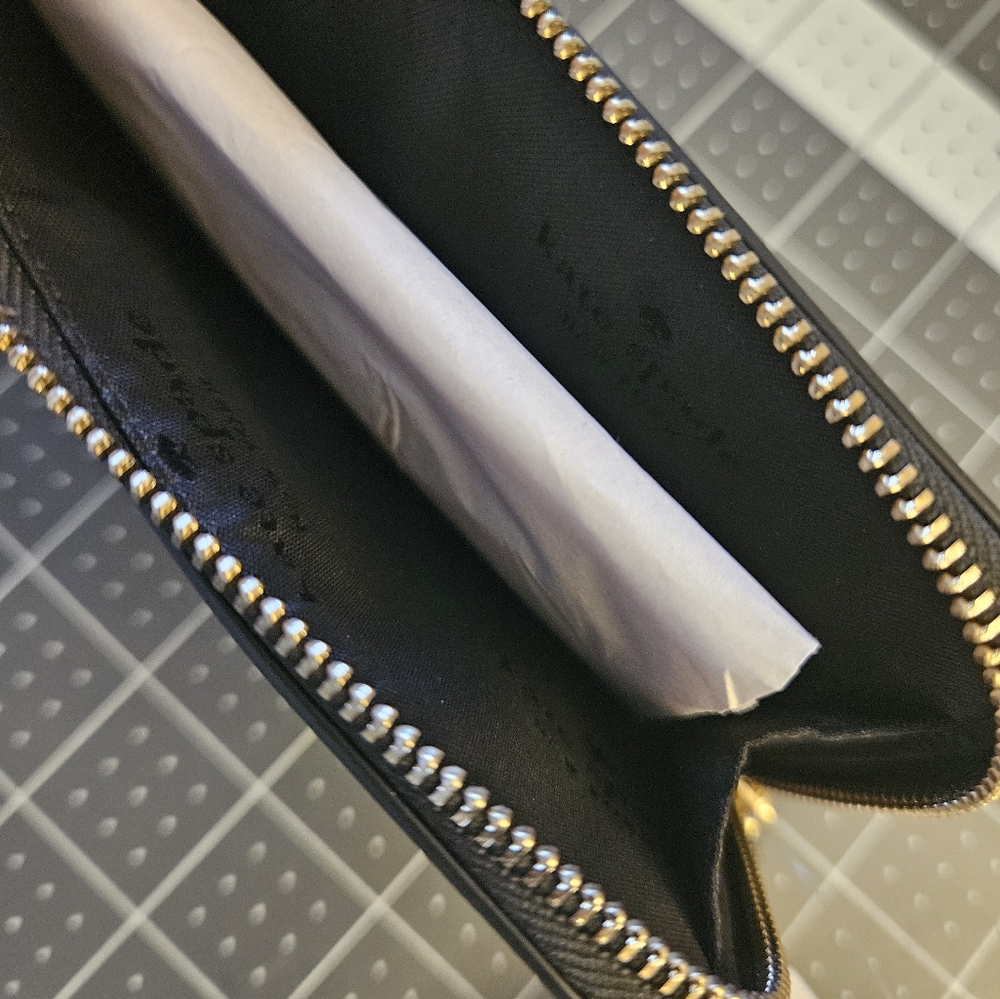 Kate spade wristlet - Picture 4 of 4